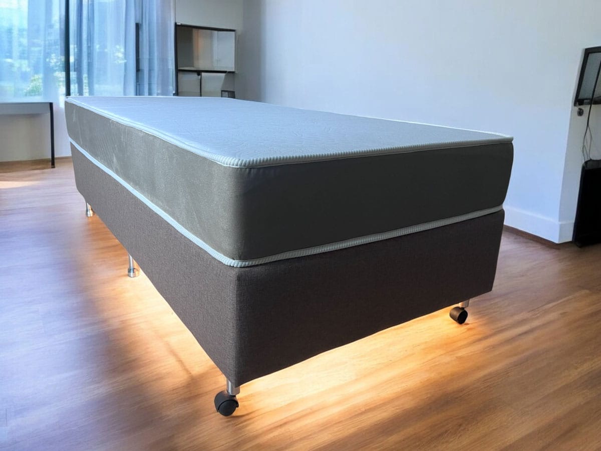 Box Base Para Colchão Iluminado Casal 1,38x1,88 Usb C/kit Conect Kenko Premium